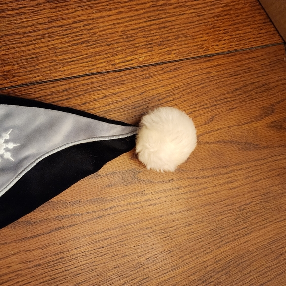 San Antonio Spurs Christmas Stocking Hat - Picture 6 of 9